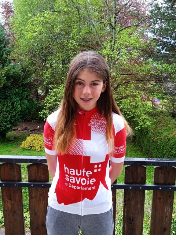 Marie HERZOG Championne de Haute-Savoie sur Route Minime 2023